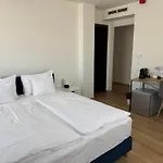 אכסניה Rooftop City With Deep Garage *