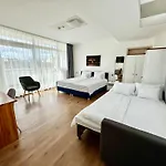 Rooftop City With Deep Garage * בודפשט