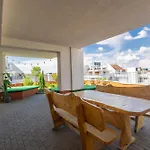 Rooftop City With Deep Garage אכסניה *