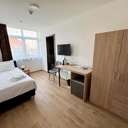 Hostel Rooftop City With Deep Garage Budapeşte