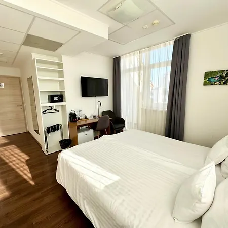 Rooftop City With Deep Garage * Budapešť