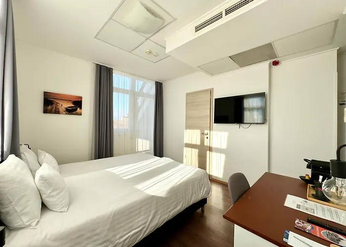 Hostel Rooftop City With Deep Garage *