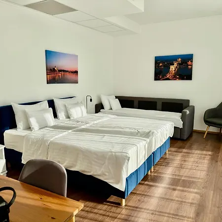 旅馆 Rooftop City With Deep Garage