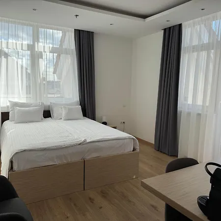 旅馆 Rooftop City With Deep Garage *