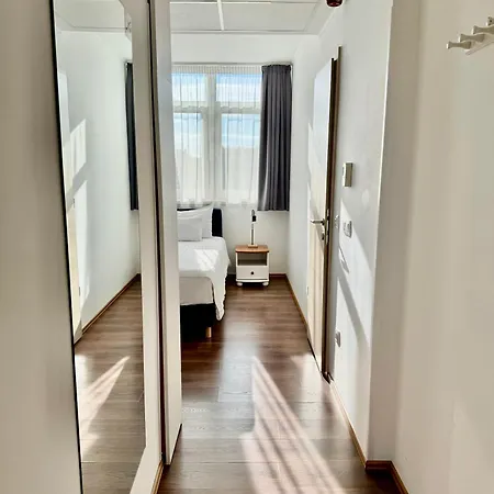 旅馆 Rooftop City With Deep Garage *