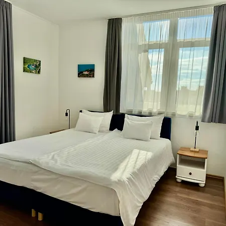 Rooftop City With Deep Garage 旅馆 布达佩斯