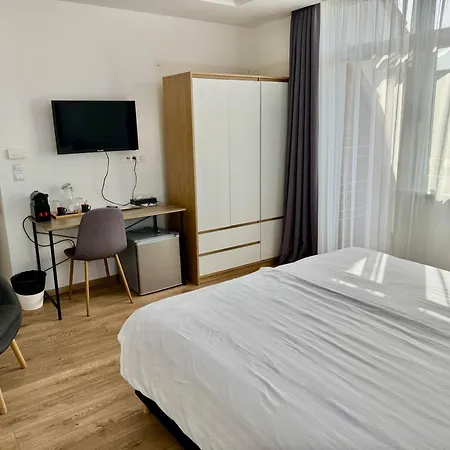 旅馆 Rooftop City With Deep Garage