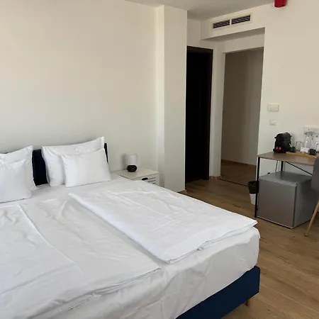 旅馆 Rooftop City With Deep Garage *