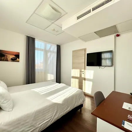 旅馆 Rooftop City With Deep Garage *