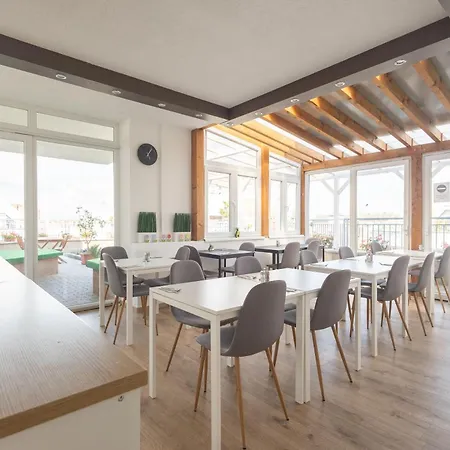 Rooftop City With Deep Garage 布达佩斯