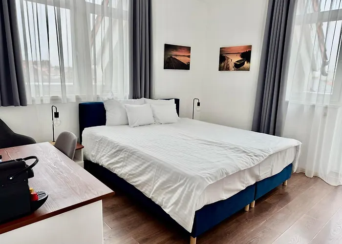 Rooftop City With Deep Garage Hostal Budapest