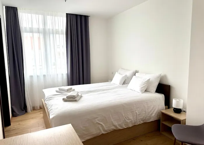 Hostal Rooftop City With Deep Garage *