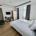 Rooftop City With Deep Garage * Budapest