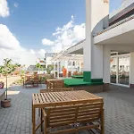 Hostel Rooftop City With Deep Garage *