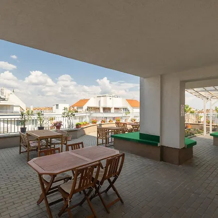 Hostel Rooftop City With Deep Garage Budapešť